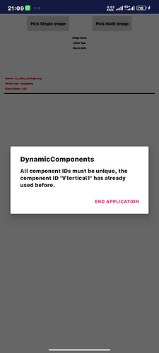A mobile device screen displaying an error message titled 'DynamicComponent' stating that a component named 'O.tplVersion' has already ended before, with an option to 'END EXPLICATION'. (Captioned by AI)