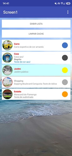 Tela de um aplicativo de mensagens mostrando uma lista de contatos com nomes, fotos e horários das últimas mensagens, sobre um fundo de praia e mar. (Legendado por IA)